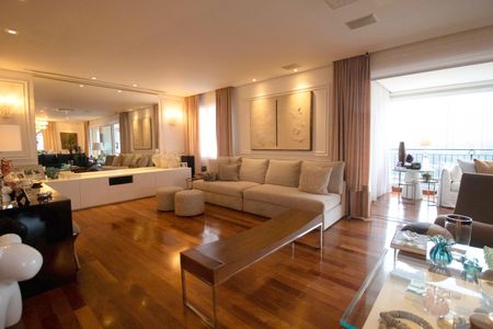 Apartamento à venda com 277m², 4 quartos e 4 vagasSala