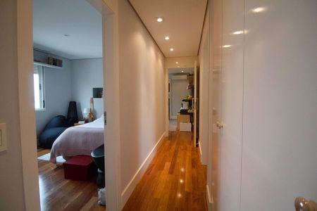 Apartamento à venda com 277m², 4 quartos e 4 vagasCorredor