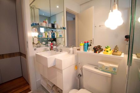 Apartamento à venda com 277m², 4 quartos e 4 vagasBanheiro da Suíte 3