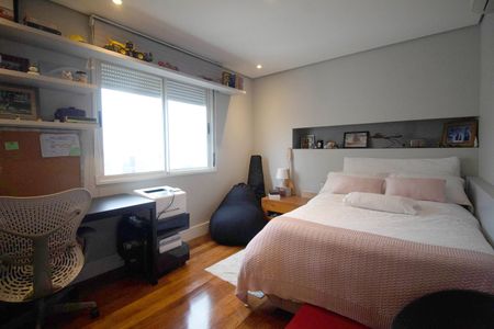 Apartamento à venda com 277m², 4 quartos e 4 vagasSuíte 2