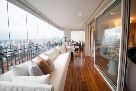 Apartamento à venda com 277m², 4 quartos e 4 vagasVaranda