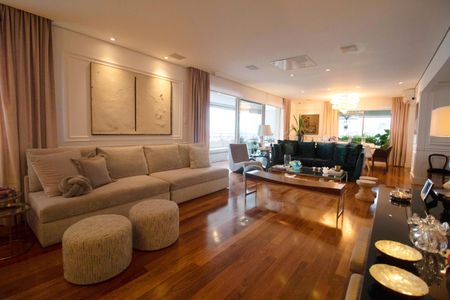 Apartamento à venda com 277m², 4 quartos e 4 vagasSala