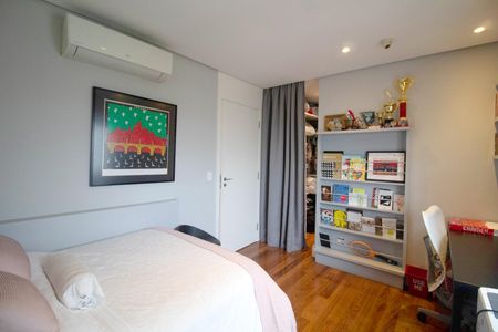 Apartamento à venda com 277m², 4 quartos e 4 vagasSuíte 2