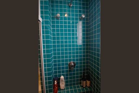 Apartamento à venda com 277m², 4 quartos e 4 vagasBanheiro da Suíte 2