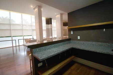 Apartamento à venda com 277m², 4 quartos e 4 vagasÁrea comum - Salão de festas