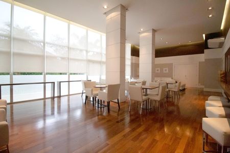 Apartamento à venda com 277m², 4 quartos e 4 vagasÁrea comum - Salão de festas