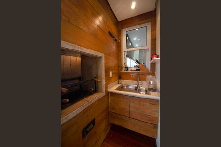 Apartamento à venda com 277m², 4 quartos e 4 vagasChurrasqueira