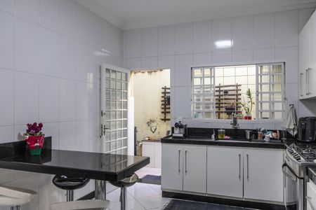 Casa à venda com 277m², 3 quartos e 2 vagas Casa à venda com 277m², 3 quartos e 2 vagasCozinha