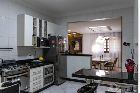 Casa à venda com 277m², 3 quartos e 2 vagas Casa à venda com 277m², 3 quartos e 2 vagasCozinha