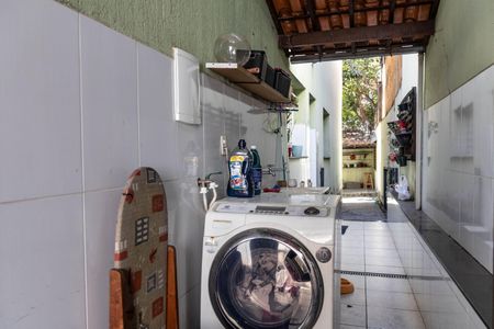 Casa à venda com 277m², 3 quartos e 2 vagas Casa à venda com 277m², 3 quartos e 2 vagasÁrea de Serviço