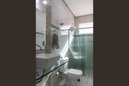 Casa à venda com 277m², 3 quartos e 2 vagas Casa à venda com 277m², 3 quartos e 2 vagasBanheiro Social