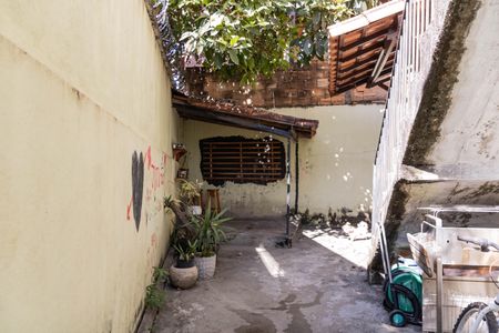 Casa à venda com 277m², 3 quartos e 2 vagas Casa à venda com 277m², 3 quartos e 2 vagasQuintal