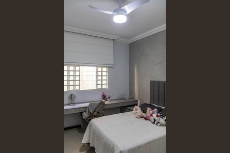 Casa à venda com 277m², 3 quartos e 2 vagas Casa à venda com 277m², 3 quartos e 2 vagasQuarto 2