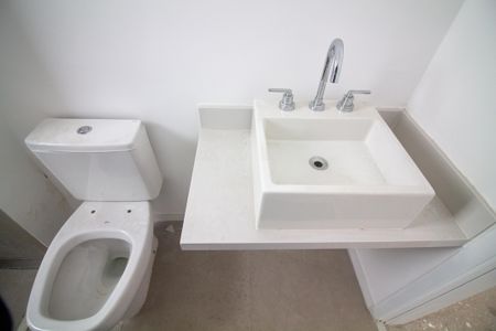 Apartamento à venda com 197m², 3 quartos e 3 vagas Apartamento à venda com 197m², 3 quartos e 3 vagasBanheiro da Suíte 1