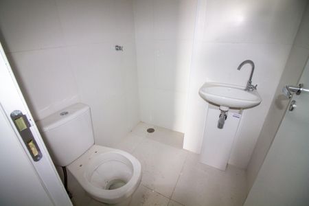 Apartamento à venda com 197m², 3 quartos e 3 vagas Apartamento à venda com 197m², 3 quartos e 3 vagasBanheiro de Serviço