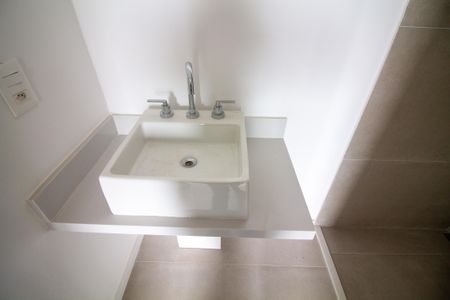 Apartamento à venda com 197m², 3 quartos e 3 vagas Apartamento à venda com 197m², 3 quartos e 3 vagasBanheiro da Suíte 2