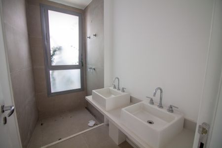 Apartamento à venda com 197m², 3 quartos e 3 vagas Apartamento à venda com 197m², 3 quartos e 3 vagasBanheiro da Suíte 3