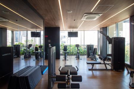 Apartamento à venda com 197m², 3 quartos e 3 vagas Apartamento à venda com 197m², 3 quartos e 3 vagasÁrea comum - Academia