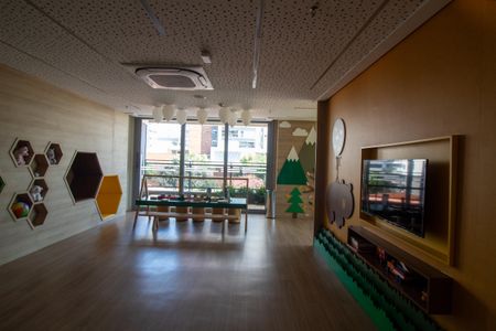 Apartamento à venda com 197m², 3 quartos e 3 vagas Apartamento à venda com 197m², 3 quartos e 3 vagasÁrea comum - Brinquedoteca