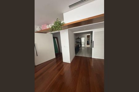Apartamento à venda com 150m², 3 quartos e 1 vagaCorredor