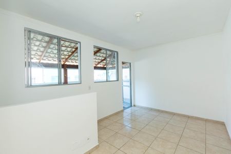 Apartamento à venda com 93m², 2 quartos e 1 vaga Apartamento à venda com 93m², 2 quartos e 1 vagaSala