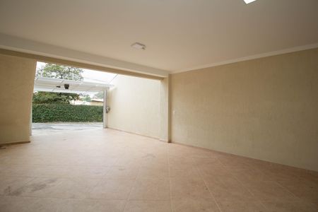 Casa à venda com 150m², 2 quartos e 2 vagas Casa à venda com 150m², 2 quartos e 2 vagasGaragem