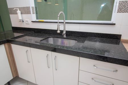 Casa à venda com 150m², 2 quartos e 2 vagas Casa à venda com 150m², 2 quartos e 2 vagasCozinha