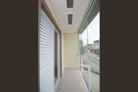 Casa à venda com 150m², 2 quartos e 2 vagas Casa à venda com 150m², 2 quartos e 2 vagasVaranda Suíte