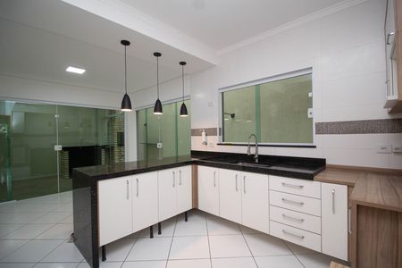Casa à venda com 150m², 2 quartos e 2 vagas Casa à venda com 150m², 2 quartos e 2 vagasCozinha