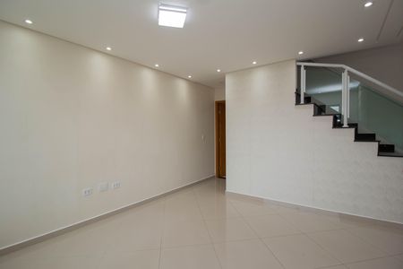 Casa à venda com 150m², 2 quartos e 2 vagas Casa à venda com 150m², 2 quartos e 2 vagasSala