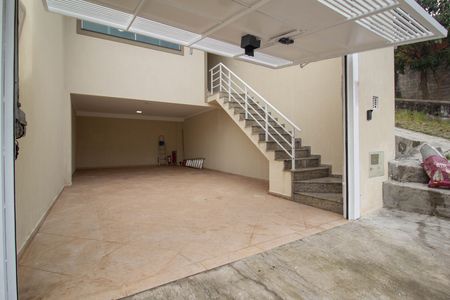 Casa à venda com 150m², 2 quartos e 2 vagas Casa à venda com 150m², 2 quartos e 2 vagasGaragem
