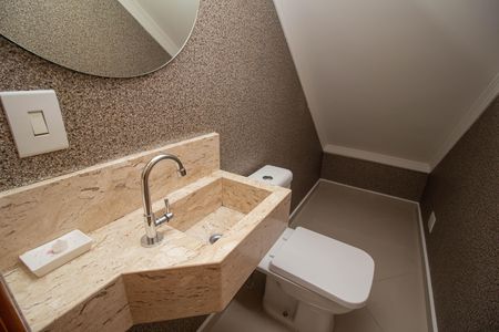 Casa à venda com 150m², 2 quartos e 2 vagas Casa à venda com 150m², 2 quartos e 2 vagasLavabo