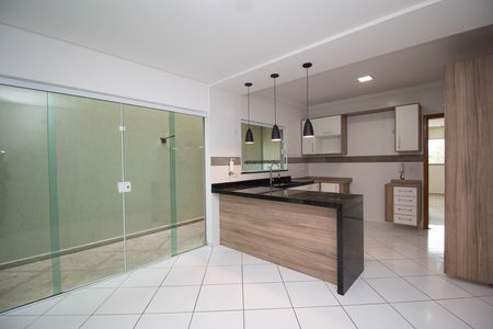 Casa à venda com 150m², 2 quartos e 2 vagas Casa à venda com 150m², 2 quartos e 2 vagasCopa