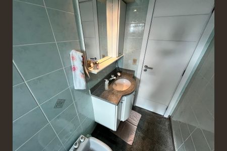 Apartamento à venda com 160m², 3 quartos e 3 vagasBanheiro Social