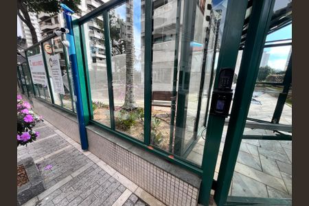 Apartamento à venda com 160m², 3 quartos e 3 vagasFachada