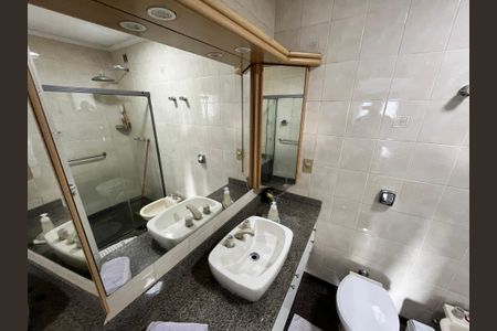 Apartamento à venda com 160m², 3 quartos e 3 vagasBanheiro da Suíte 3