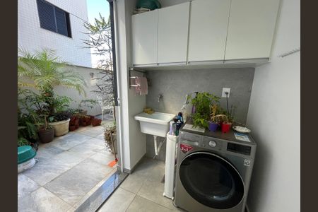 Apartamento à venda com 138m², 2 quartos e 2 vagasÁrea de Serviço