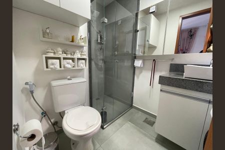 Apartamento à venda com 138m², 2 quartos e 2 vagasBanheiro da Suíte 1