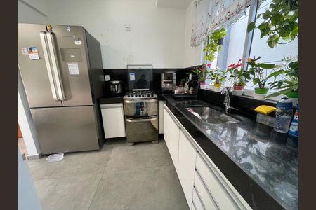 Apartamento à venda com 138m², 2 quartos e 2 vagasCozinha