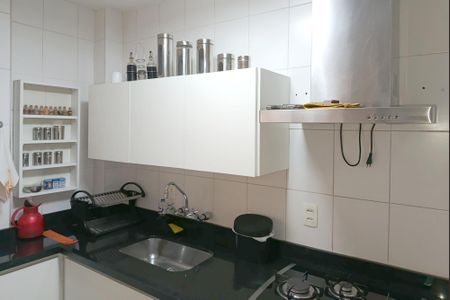 Apartamento à venda com 100m², 2 quartos e 1 vaga Apartamento à venda com 100m², 2 quartos e 1 vagaCozinha