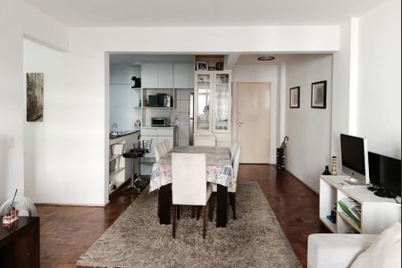 Apartamento à venda com 100m², 2 quartos e 1 vaga Apartamento à venda com 100m², 2 quartos e 1 vagaSala