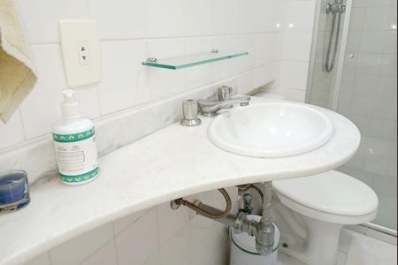 Apartamento à venda com 100m², 2 quartos e 1 vaga Apartamento à venda com 100m², 2 quartos e 1 vagaBanheiro Social