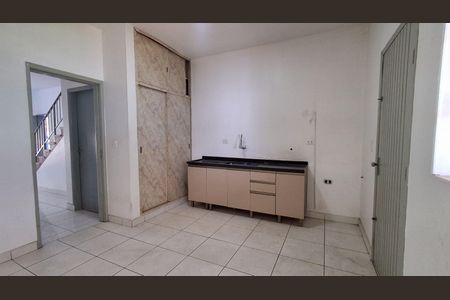 Casa para alugar com 380m², 4 quartos e 5 vagas Casa para alugar com 380m², 4 quartos e 5 vagasCozinha