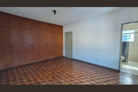 Casa para alugar com 380m², 4 quartos e 5 vagas Casa para alugar com 380m², 4 quartos e 5 vagasSuíte