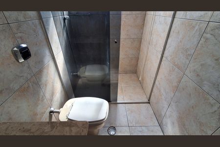 Casa para alugar com 380m², 4 quartos e 5 vagas Casa para alugar com 380m², 4 quartos e 5 vagasBanheiro Suíte