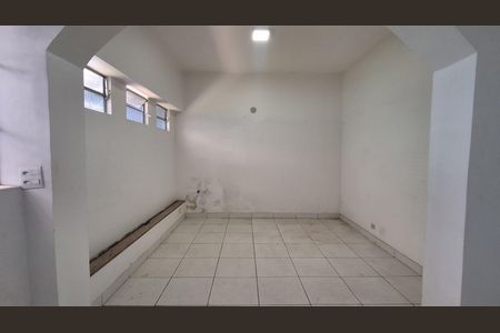 Casa para alugar com 380m², 4 quartos e 5 vagas Casa para alugar com 380m², 4 quartos e 5 vagasCopa