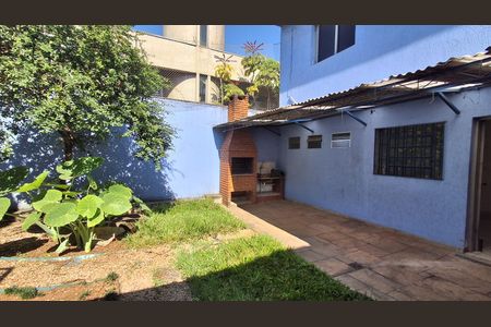 Casa para alugar com 380m², 4 quartos e 5 vagas Casa para alugar com 380m², 4 quartos e 5 vagasQuintal