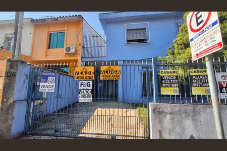 Casa para alugar com 380m², 4 quartos e 5 vagas Casa para alugar com 380m², 4 quartos e 5 vagasFachada