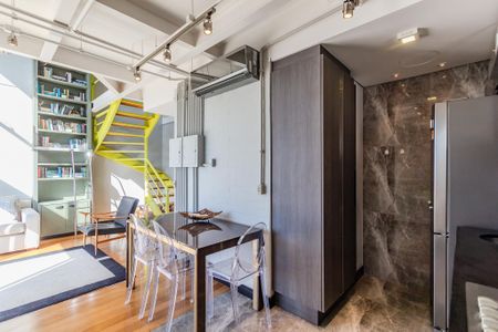 Apartamento à venda com 84m², 1 quarto e 2 vagas Apartamento à venda com 84m², 1 quarto e 2 vagasCozinha e Área de Serviço