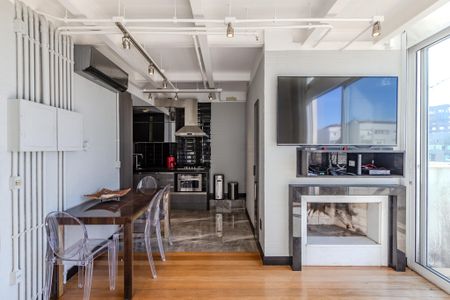 Apartamento à venda com 84m², 1 quarto e 2 vagas Apartamento à venda com 84m², 1 quarto e 2 vagasSala